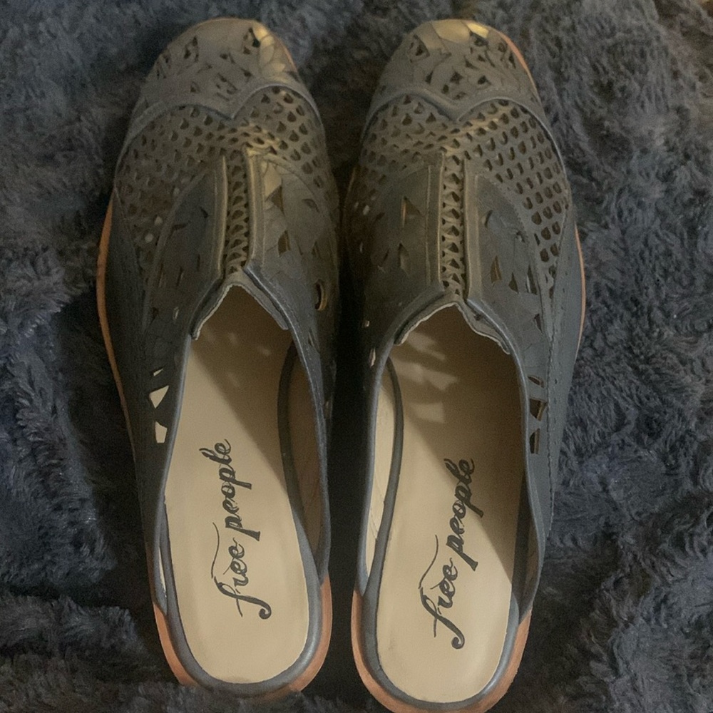 Free People Paramount Black Leather Mules Loafer Shoes size 41/10.5 Perforated